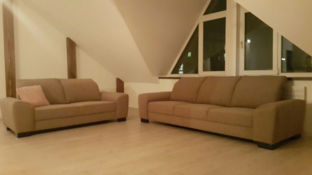 Set samostatných sedacích súprav Metropol s  použitými podrúčkami z modelu Hardy v rozmere 200cm a 255cm, poťahový materiál Sublim.