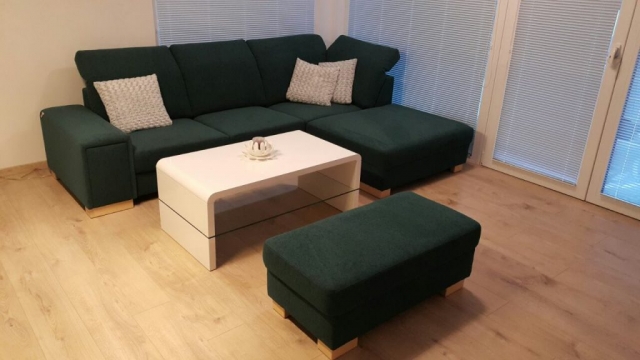 Plne funkčná sedacia súprava s polohovateľnými opierkami s funkciou rozkladu na 2-posteľ. Poťah sublim (5 ročná záruka) dokonale padol do inetriéru zákazníčky.